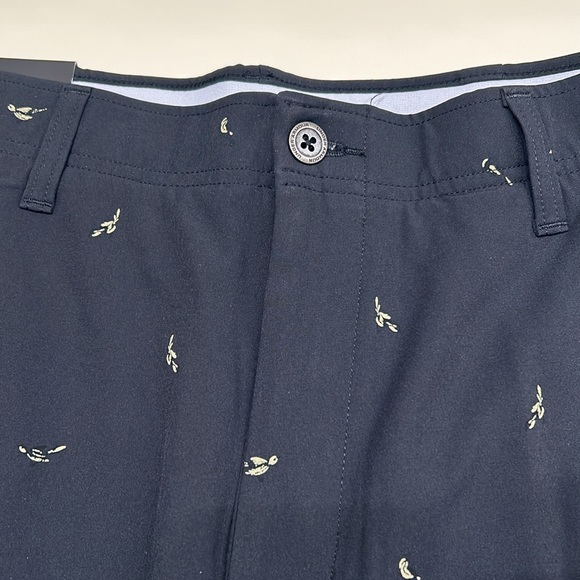 UNDER Armour Printed Golf Shorts Bird Court Black Walking 36 - Picture 5 of 7
